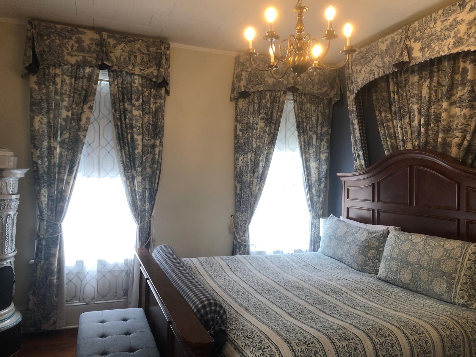 Deluxe King Room - Sweet William at Historic Sevilla House Inn