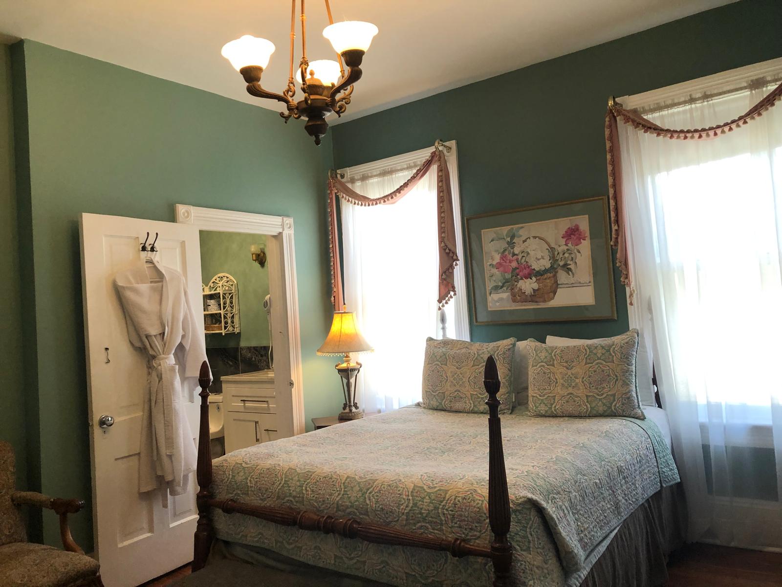 Queen Room with Balcony - Queen Anne at Historic Sevilla House Inn
