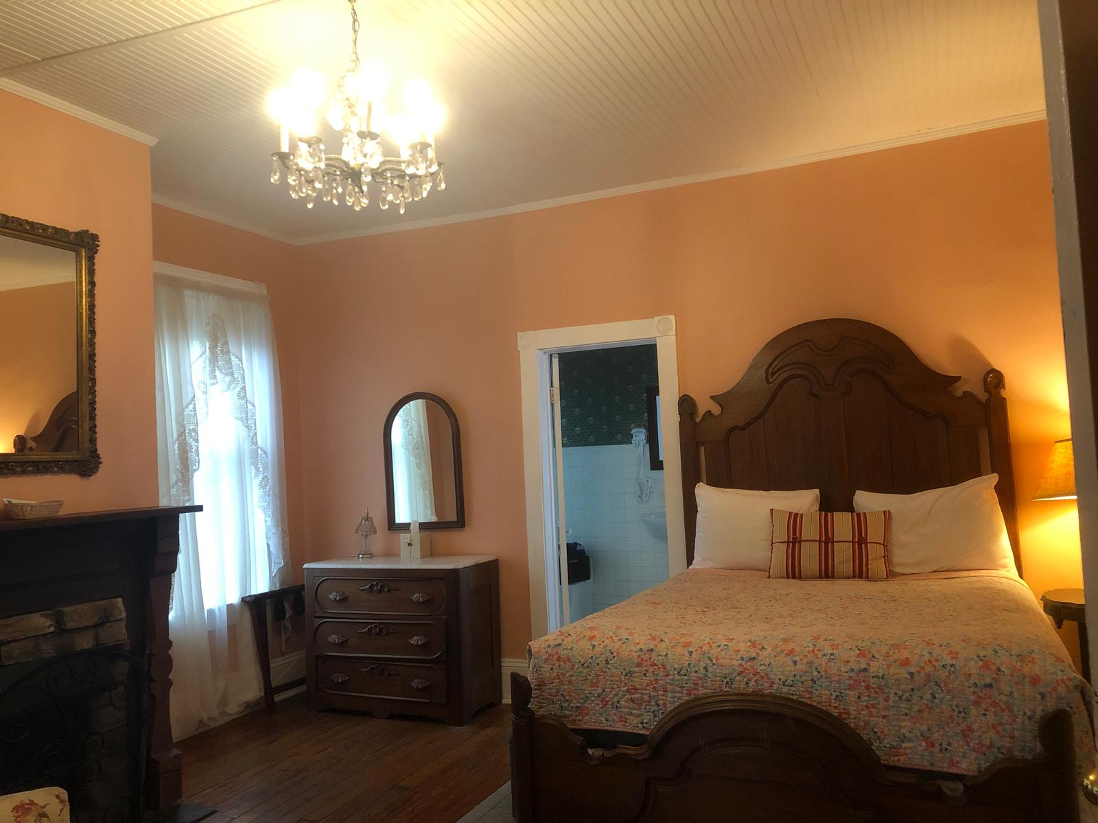 Queen Room with Balcony - Victoriana at Historic Sevilla House Inn