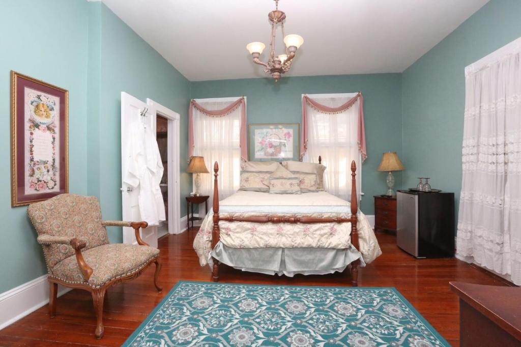 Guest bedroom at Historic Sevilla House Inn